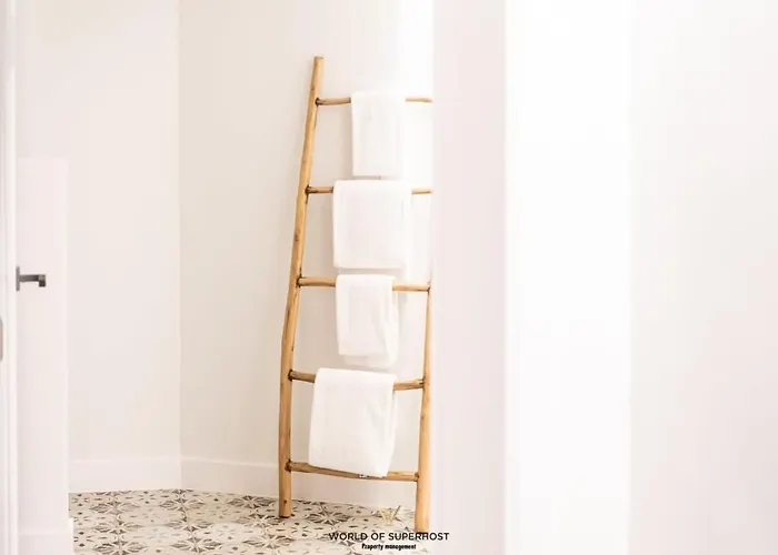 Characteristic House Near The For 10 *