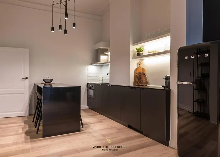 Characteristic House Near The For 10 بيت للعطل *