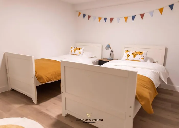 Characteristic House Near The For 10 بيت للعطل