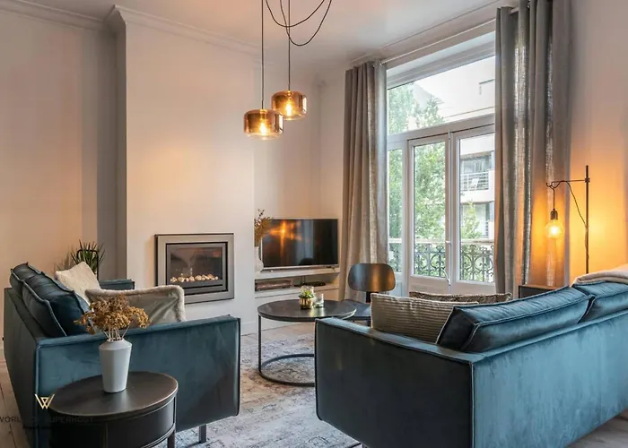 Characteristic House Near The For 10 بيت للعطل *